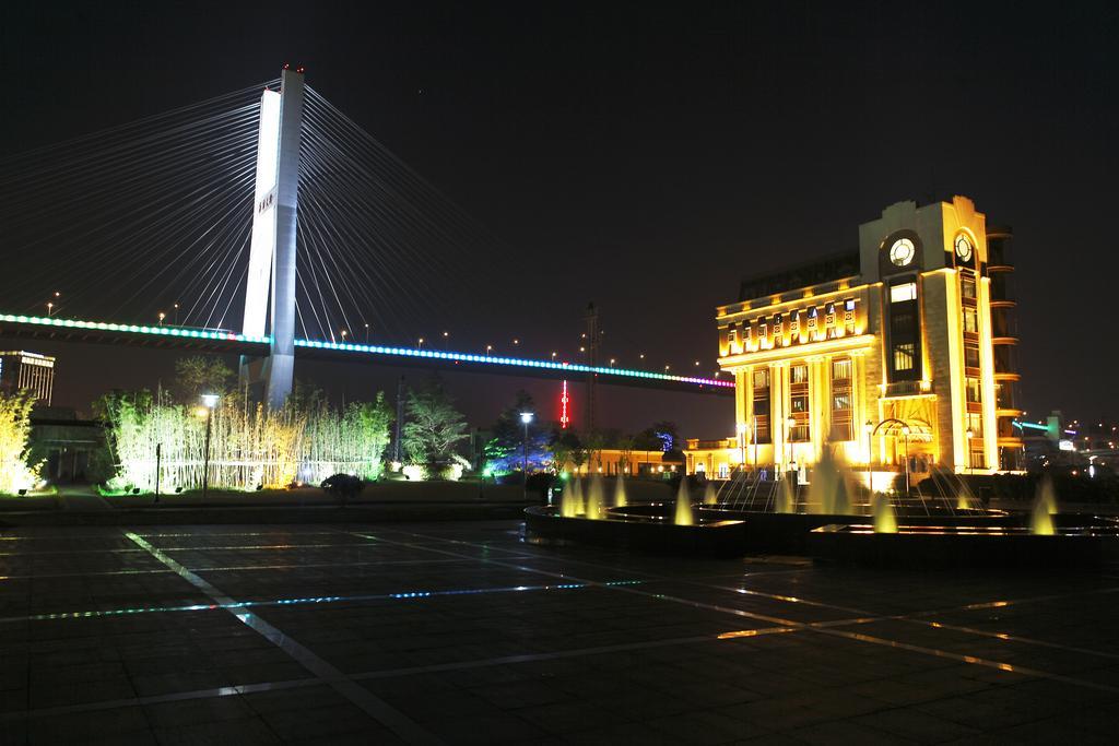 Shanghai Eiffelton Hotel エクステリア 写真